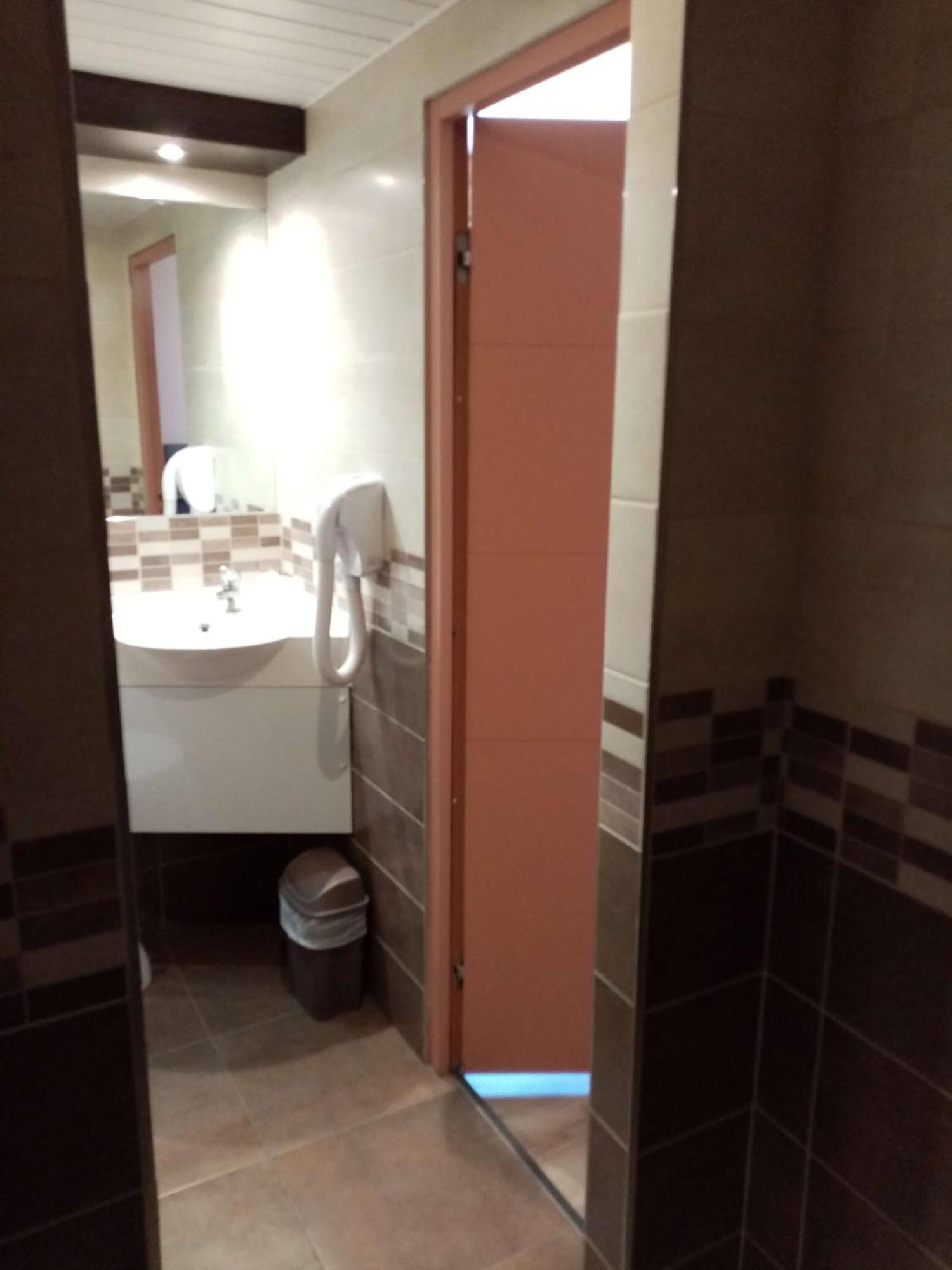 Brit Hotel St-Quentin/Nord Fayet  Dış mekan fotoğraf