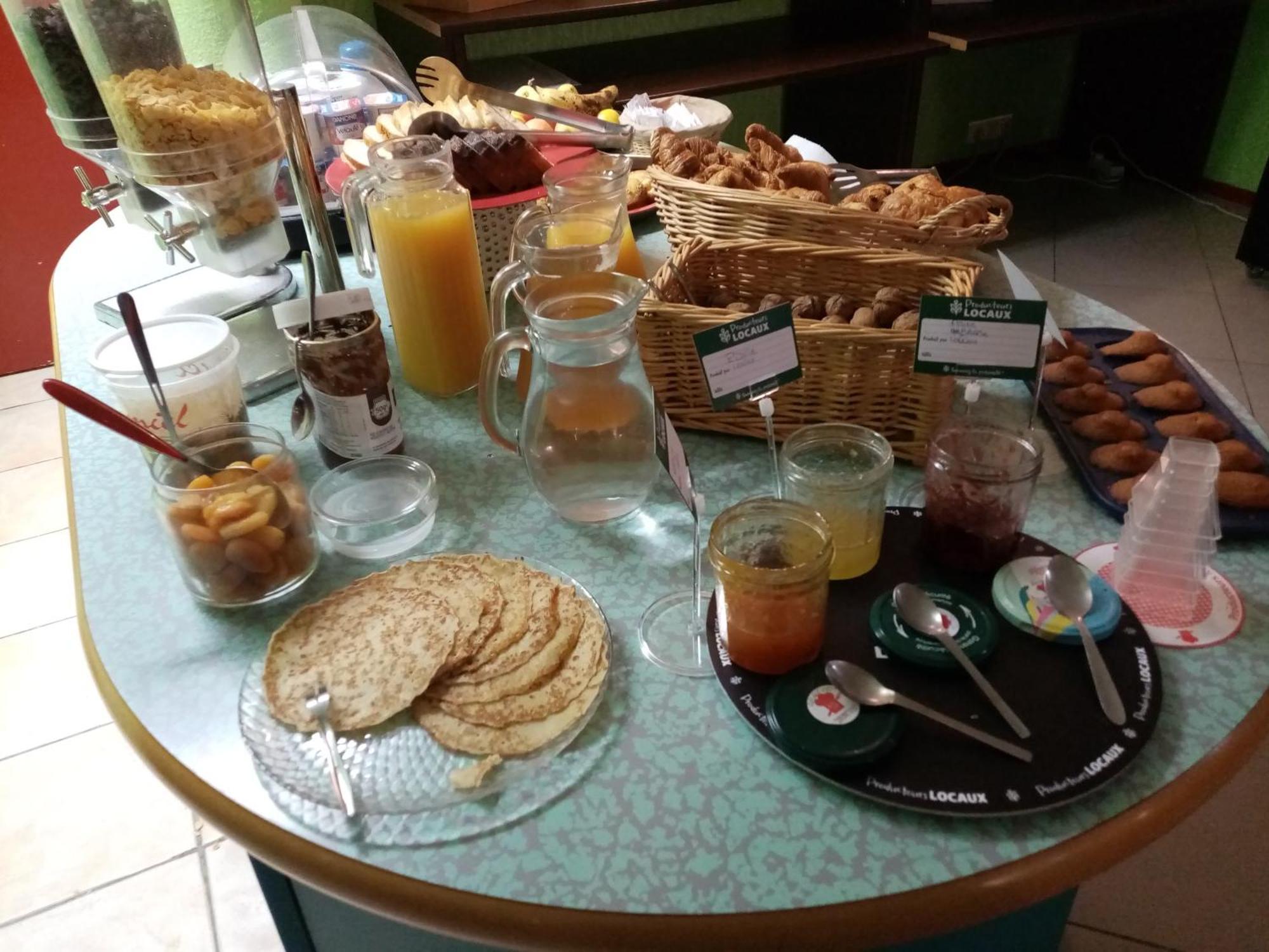 Brit Hotel St-Quentin/Nord Fayet  Dış mekan fotoğraf