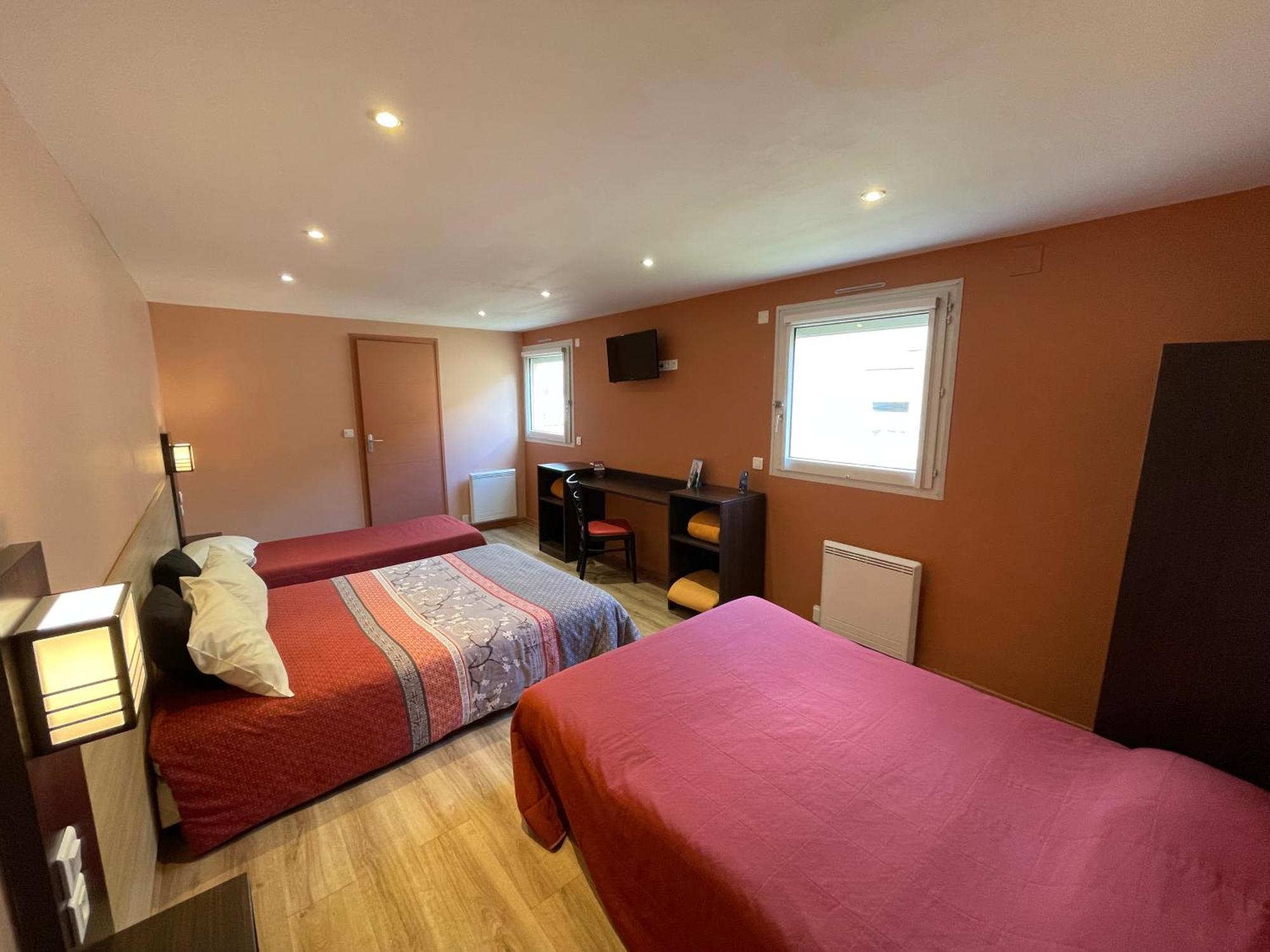 Brit Hotel St-Quentin/Nord Fayet  Dış mekan fotoğraf