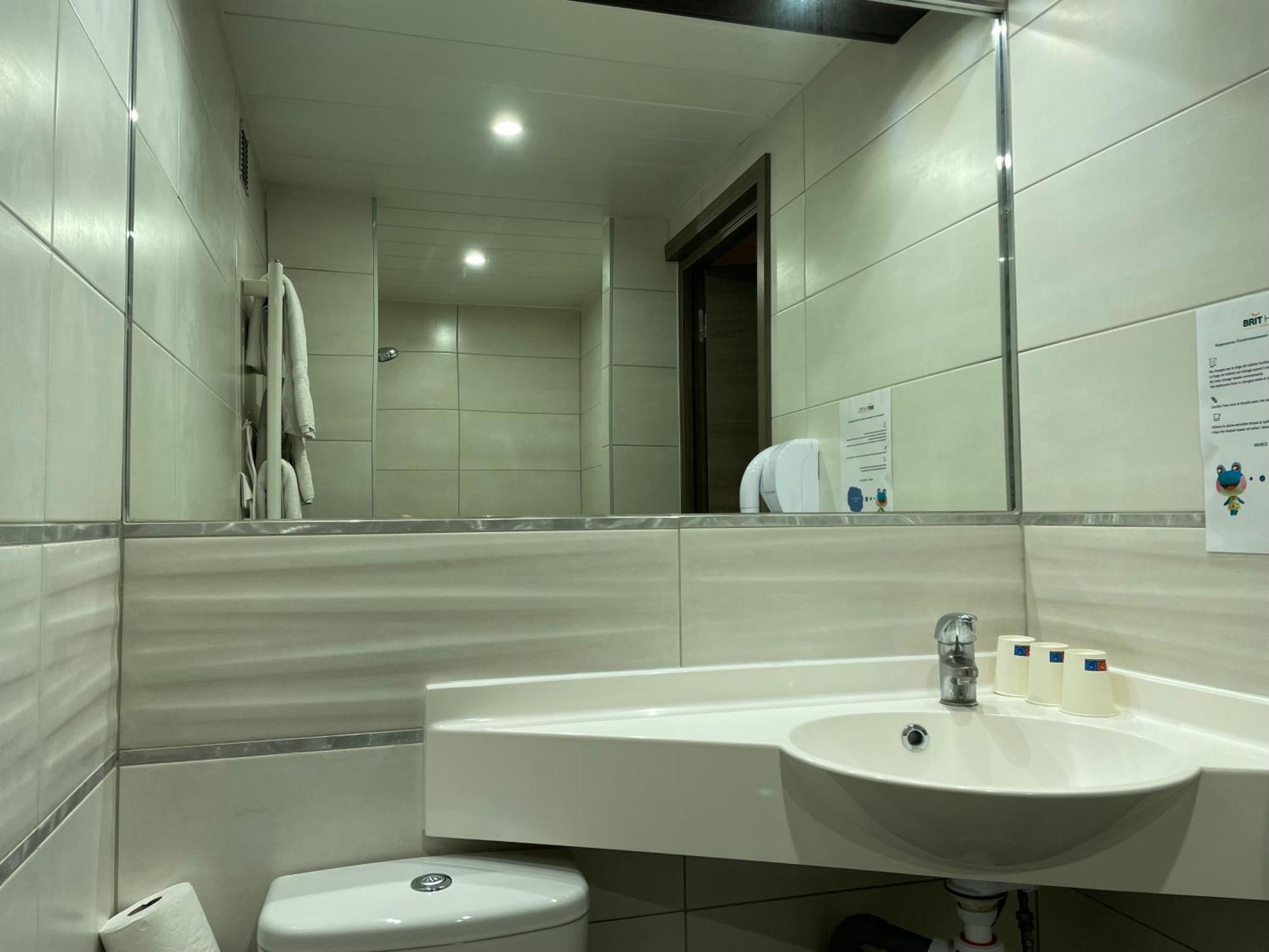 Brit Hotel St-Quentin/Nord Fayet  Dış mekan fotoğraf